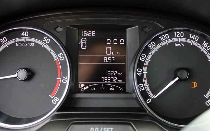 Skoda Fabia cena 51900 przebieg: 79272, rok produkcji 2021 z Kazimierz Dolny małe 352
